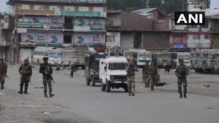 J&K: Encounter underway between terrorists and security forces J&K: Encounter underway between terrorists and security forces