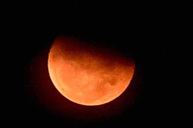 Chandigarh Watch The Blood Moon Tonight! Here's When!