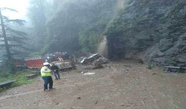 7 members of family buried alive in landslide 7 members of family buried alive in landslide