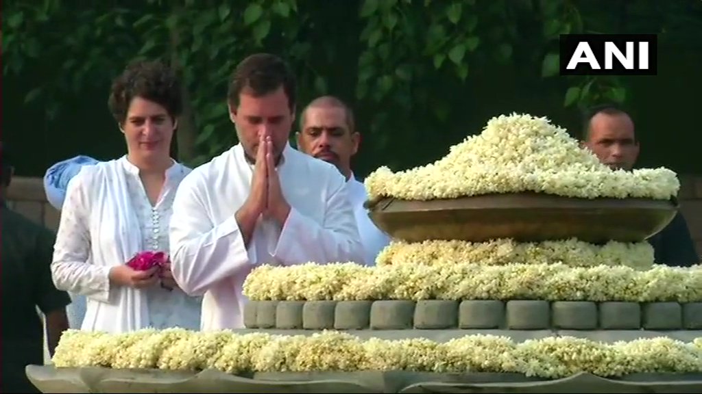 Sonia Gandhi, Rahul Gandhi pay tribute to Rajiv Gandhi on his birth anniversary