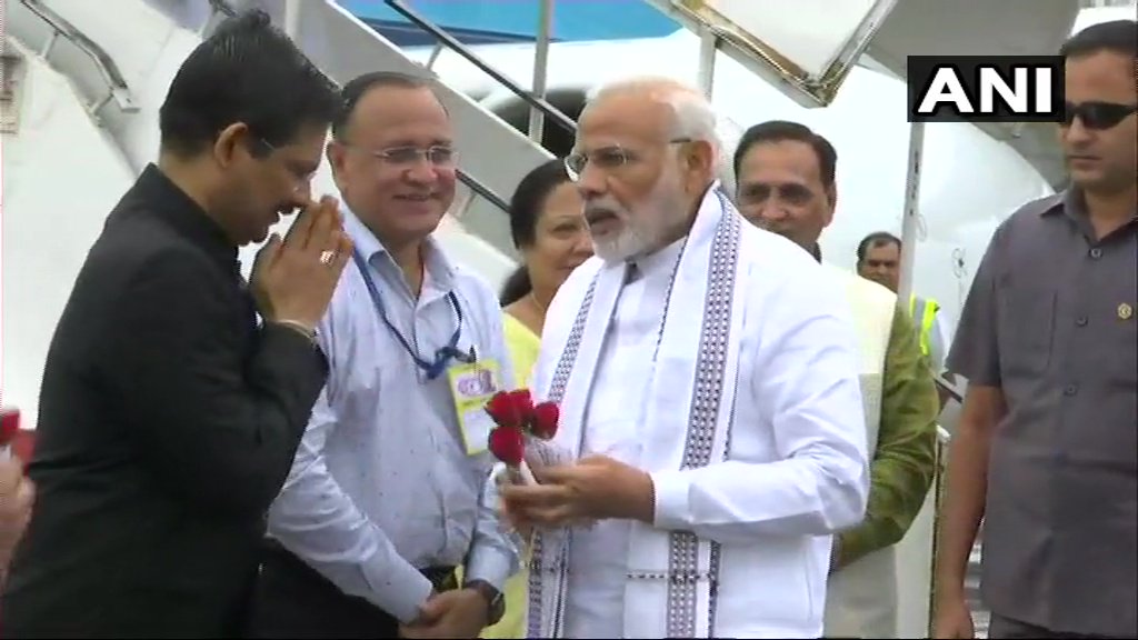 PM Modi arrives in Surat to inaugurate several development projects
