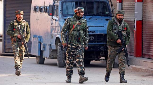 Militants Abduct Relatives of 5 Policemen in South Kashmir