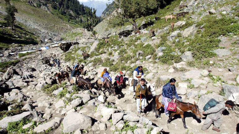 Fresh batch of 233 pilgrims leaves Jammu for Amarnath cave shrine