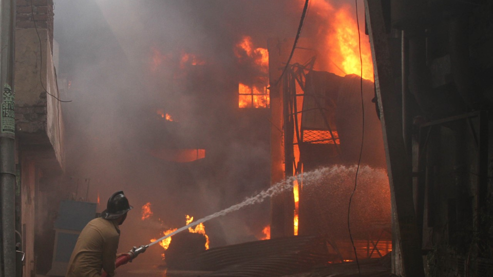 Fire At Ludhiana Textile Factory; 5 Fire Engines Reached The Spot