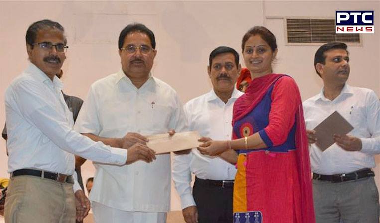 PB Education Minister Soni hands over Appointment Letters to English and Hindi Teachers