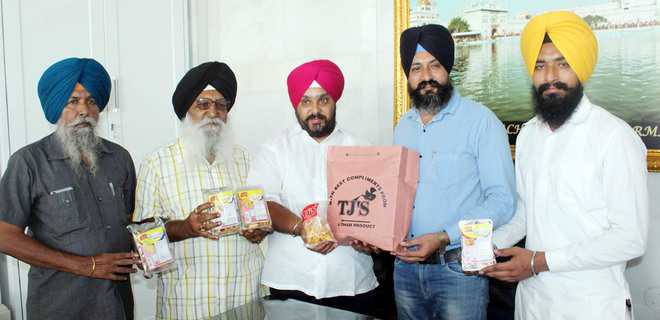 Tihar Jail's bakery items offered to devotees at Golden Temple for langar