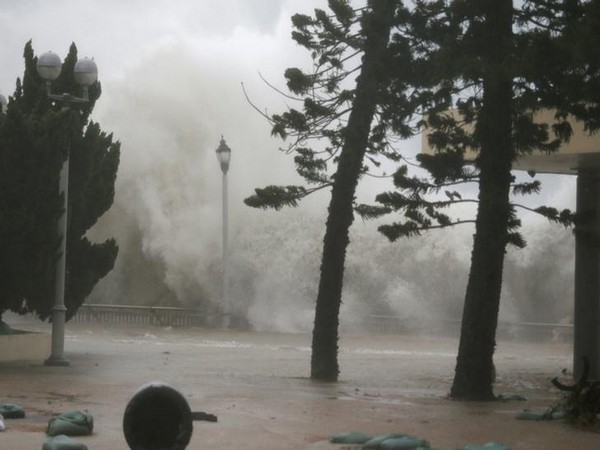 Typhoon Mangkhut: Slides Bury Dozens in Philippines as Storm Hits China