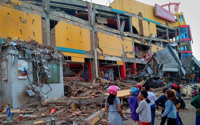 At least 400 killed as earthquake, tsunami hit Indonesia’s Sulawesi island