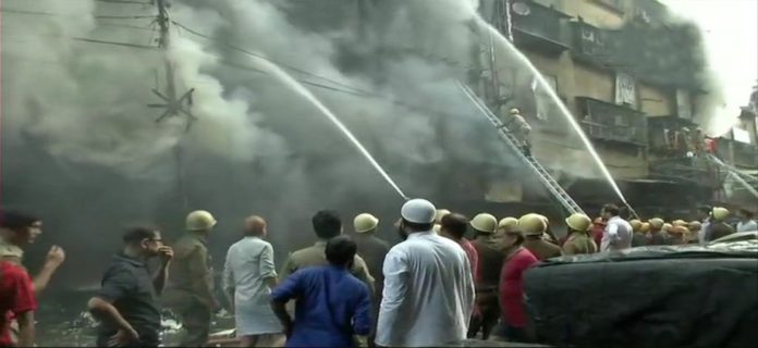 Massive Fire Breaks Out At Kolkata Market, 30 Fire Engines At Spot Massive Fire Breaks Out At Kolkata Market, 30 Fire Engines At Spot