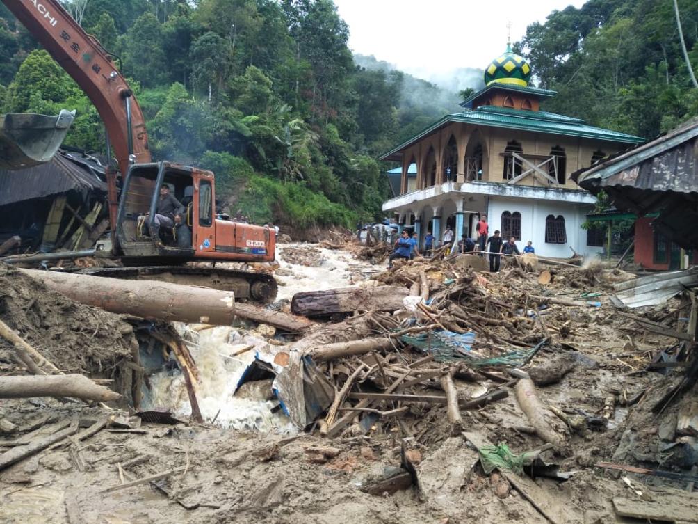 27 dead in floods, landslides on Indonesia's Sumatra island