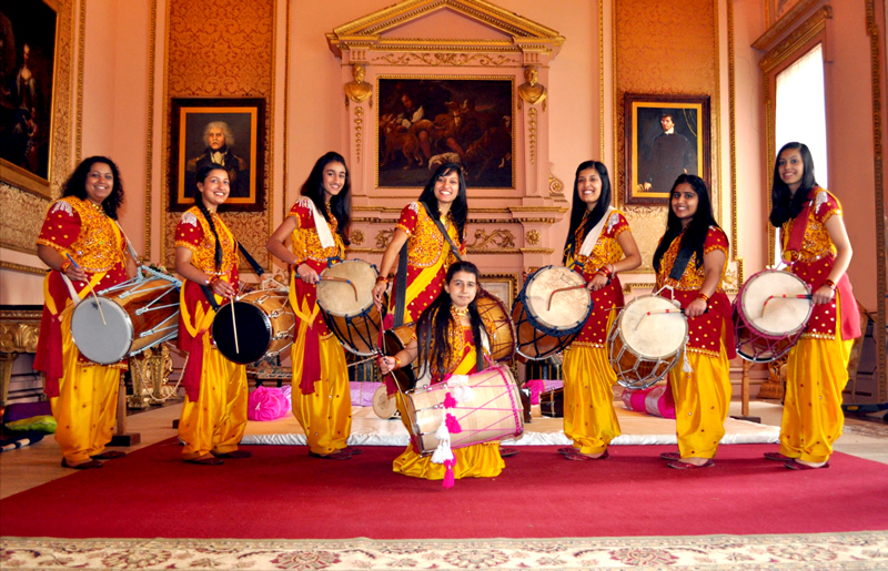 Gwandian- Dhol Version By UK’s First Female Dhol Team Is a Live Treat For YOU