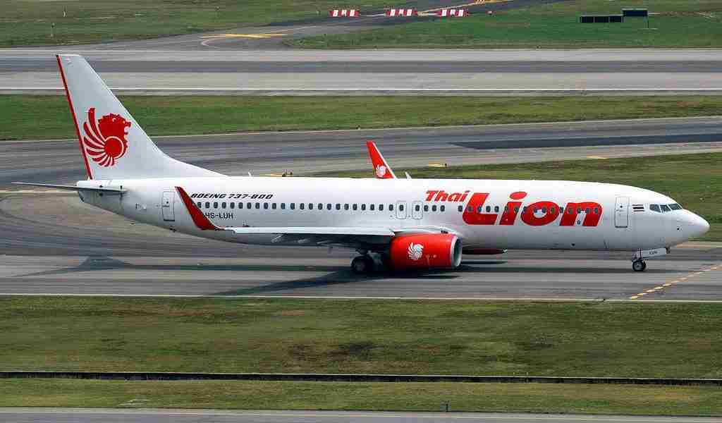 Indonesian flight Carrying 188 passengers crashes Into Sea minutes after takeoff