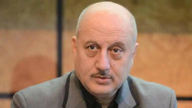 Kher resigns as FTII chairperson citing commitment to US TV show