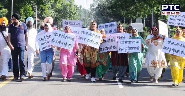 Shiromani Akali Dal, Istri Akali Dal protests in front of the residence of CM