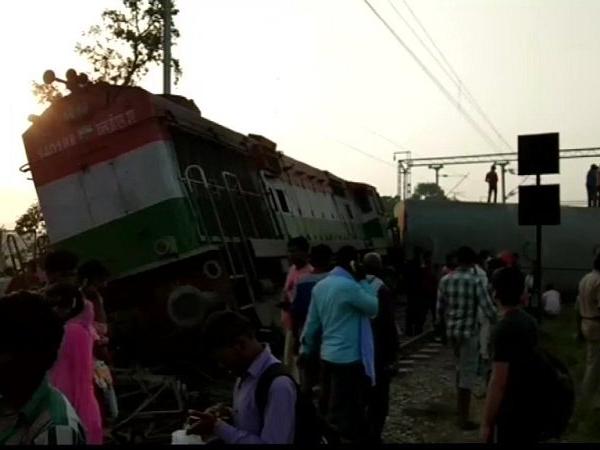 Uttar Pradesh: 7 Dead, Several Injured After Farakka Express Derails
