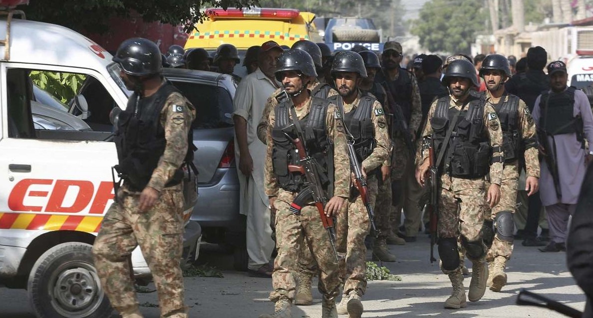 25 killed, 35 injured in powerful blast in Pak's northwest