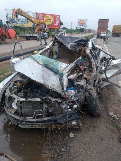 Six of family killed in car-truck collision in Maharashtra