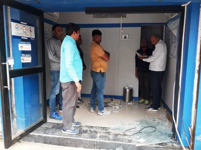 Robbers take away ATM with Rs17 lakh in Bhiwani