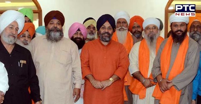 ਵਿਦੇਸ਼ੀ ਸੈਲਾਨੀਆਂ ਨੂੰ ਸਿੱਖ ਧਰਮ ਬਾਰੇ ਆਧੁਨਿਕ ਤਕਨੀਕਾਂ ਨਾਲ ਜਾਣਕਾਰੀ ਦੇਣ ਲਈ ਦਿੱਲੀ ਕਮੇਟੀ ਨੇ ਚੁੱਕਿਆ ਸ਼ਲਾਗਾਯੋਗ ਕਦਮ Foreign tourists Sikhism About report information DSGMC Information Center Inauguration