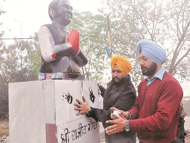 Youth Akali Dal leaders Gurdeep Gosha and Meetpal Dugri sent to 14 days judicial custody