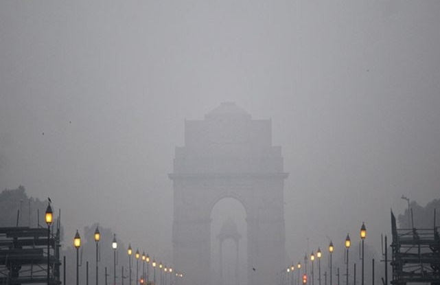 Cold day in Delhi, hazy morning likely on Saturday