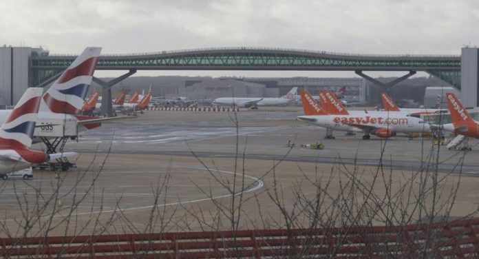 London's Gatwick Airport resumes flights after drone chaos London's Gatwick Airport resumes flights after drone chaos