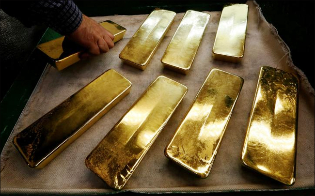 Three gold bars seized from a truck coming from Pakistan