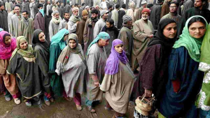 Jammu and Kashmir Panchayat elections:  Voting for sixth phase begins
