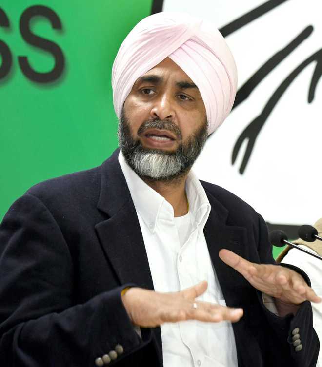 SAD demands resignation and apology from Manpreet Badal for refusing winter uniforms to school children