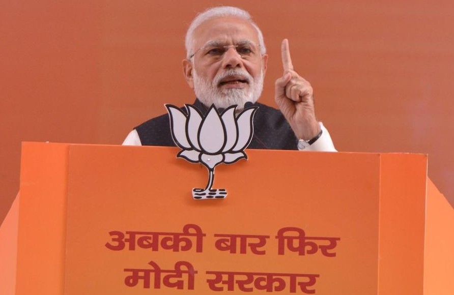 Country has to decide what kind of 'pradhan sevak' it wants: PM Modi