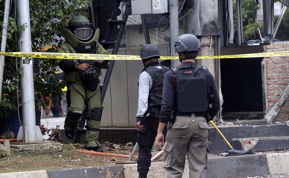 19 dead, 48 hurt in bomb attack in Philippines