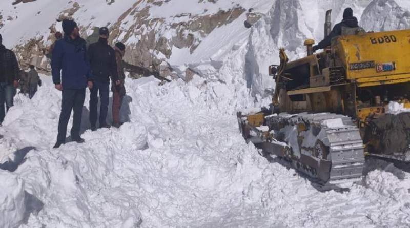 Jammu and Kashmir: 10 feared dead in Khardung La avalanche 