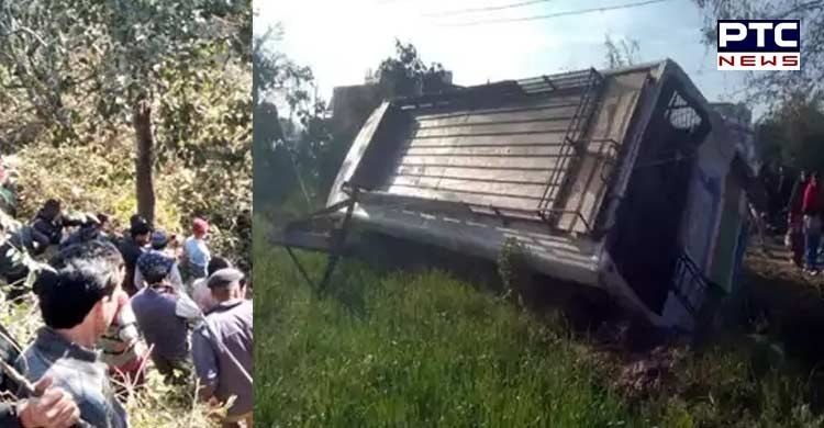 Himachal Pradesh : Several passengers injured after HRTC bus crashes into tree