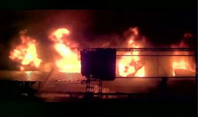 Mumbai: 15 cars gutted as fire breaks out in parked cab in Vasai cars gutted