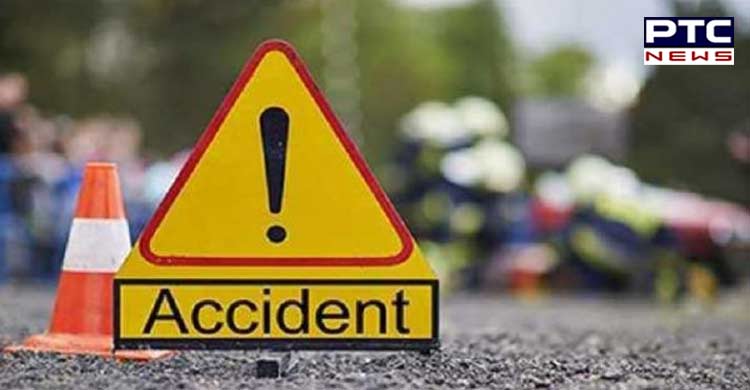 Four dead in car-truck collision in Maharashtra