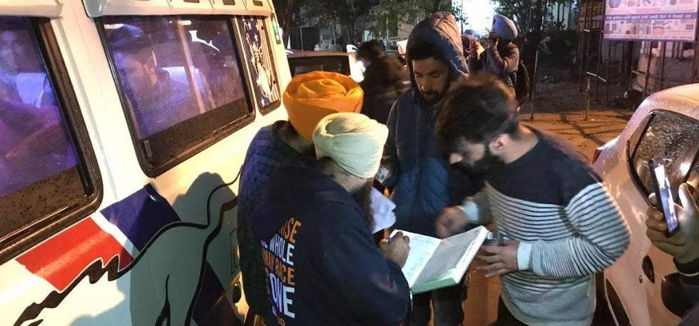 Kashmiris offer gratitude to Sikh community for ensuring security & safety in the aftermath of the Pulwama attack