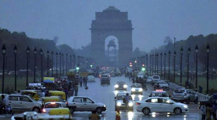 Rains in Delhi, humidity increases