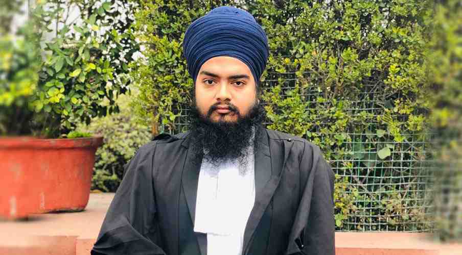 Security personnel barred Sikh Advocate from entering Supreme Court for Carrying Kirpan