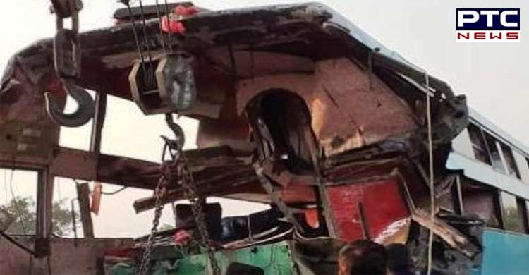 8 people killed in bus-truck collision in Noida