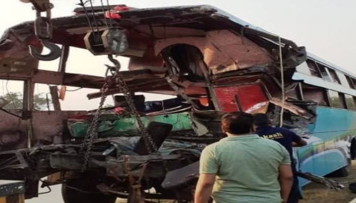 यमुना एक्सप्रेस-वे पर यात्रियों से भरी बस दुर्घटनाग्रस्त, 8 की मौत 30 से ज्यादा घायल