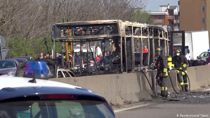 Driver sets the bus carrying 51 children on fire