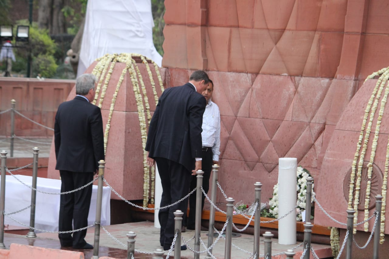British High Commissioner to India pays homage at Jallianwala Bagh but didn’t apologize