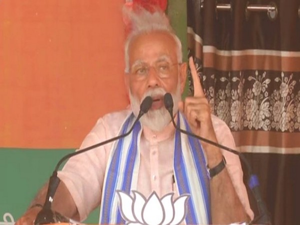 Congress raised morale of Naxals in Chhattisgarh, says PM Modi