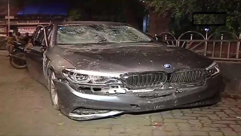 TV Artist hits seven vehicles in Mumbai