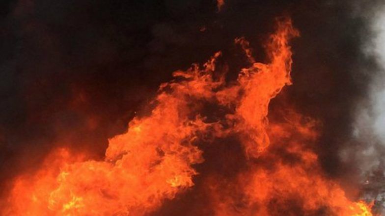 ਬਰਨਾਲਾ : ਬਾਜਾਖਾਨਾ ਰੋਡ 'ਤੇ ਪਲਾਈ ਬੋਰਡ ਫ਼ੈਕਟਰੀ ਨੂੰ ਲੱਗੀ ਭਿਆਨਕ ਅੱਗ ,ਲੱਖਾਂ ਰੁਪਏ ਦਾ ਹੋਇਆ ਨੁਕਸਾਨ