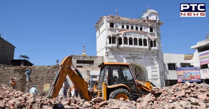 ਤਰਨਤਾਰਨ : ਸ੍ਰੀ ਦਰਬਾਰ ਸਾਹਿਬ ਦੀ ਦਰਸ਼ਨੀ ਡਿਉੜੀ ਢਾਹੇ ਜਾਣ ਦਾ ਮਾਮਲਾ : ਜਾਂਚ ਕਮੇਟੀ ਨੇ ਭਾਈ ਗੋਬਿੰਦ ਸਿੰਘ ਲੌਂਗੋਵਾਲ ਨੂੰ ਸੌਂਪੀ ਰਿਪੋਰਟ TarnTaran Darshani Deori Issue : Investigating Committee Bhai Longowal Handed report
