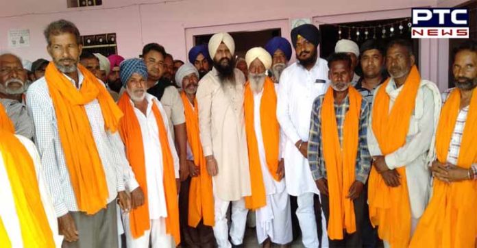 ਜਲਾਲਾਬਾਦ : ਆਮ ਆਦਮੀ ਪਾਰਟੀ ਨੂੰ ਲੱਗਾ ਵੱਡਾ ਝਟਕਾ , ਸਾਬਕਾ ਸਰਪੰਚ ਸਮੇਤ ਦਰਜਨਾਂ ਪਰਿਵਾਰ ਸ਼੍ਰੋਮਣੀ ਅਕਾਲੀ ਦਲ 'ਚ ਸ਼ਾਮਲ Jalalabad AAP former sarpanch Including many families Join Shiromani Akali Dal