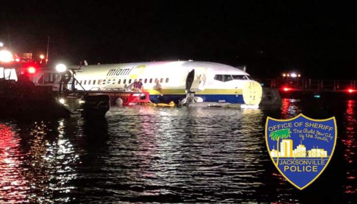 अमेरिका में फ्लोरिडा नदीं में गिरा बोइंग विमान, 136 लोग थे सवार