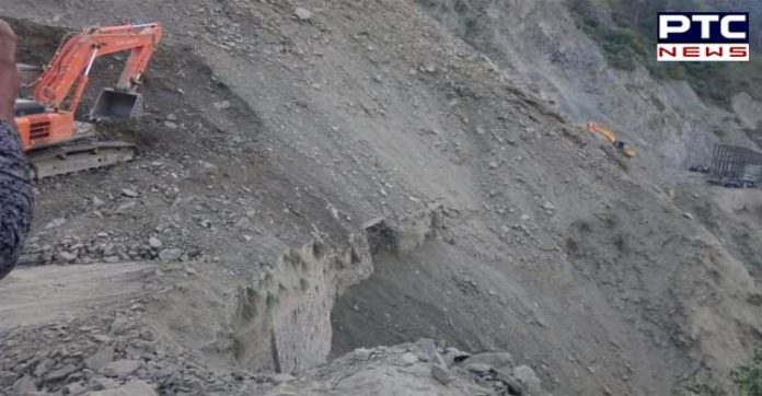 Jammu & Kashmir highway closed due to landslide in Ramban (2) Jammu & Kashmir highway closed due to landslide in Ramban