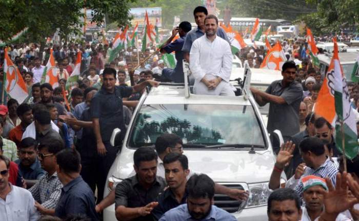 Rahul Gandhi holds road show in Dhanbad
